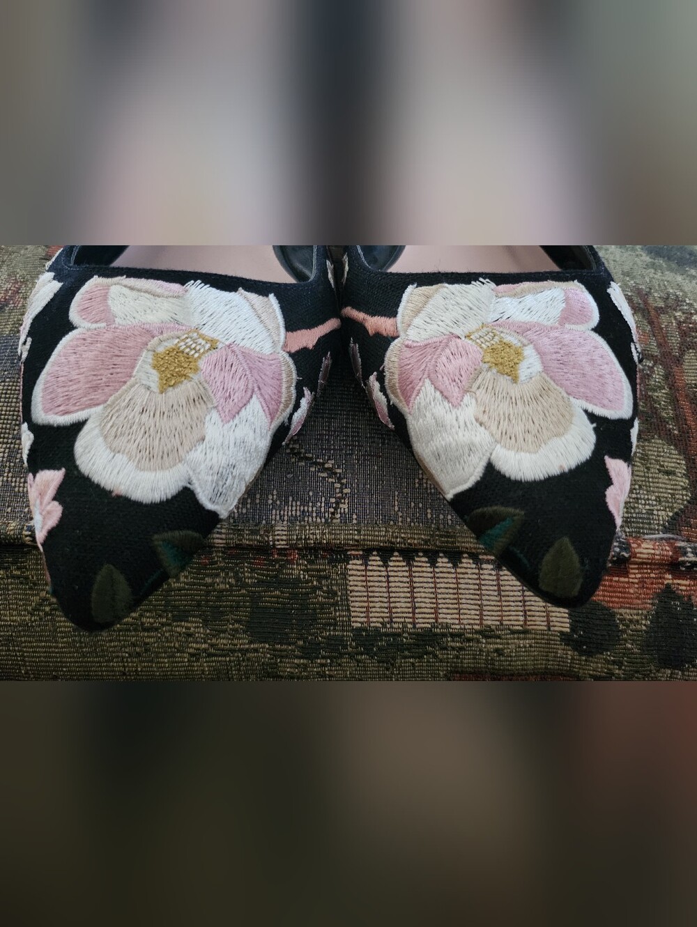 Kate Spade NWOB 9 Floral Embroidered on Leather Flats Made in Italy - Picture 4 of 9